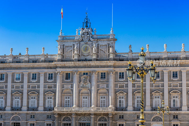 马德里皇家宫殿(Palacio Real de Madrid)，西班牙王室在马德里市的官方住所。